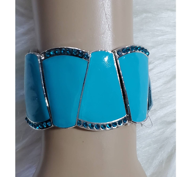 unbranded Jewelry - NWT Women's Jewelry Aqua Blue Stone Fashion Stretch Bracelet
